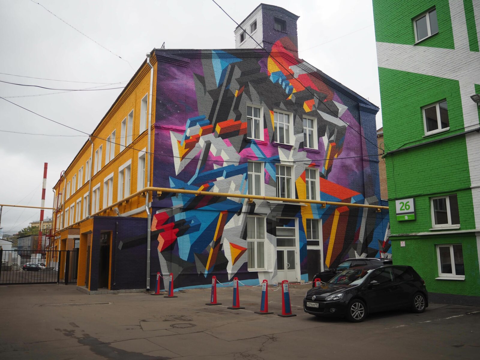 Креативное оформление фасадов зданий в стиле граффити 